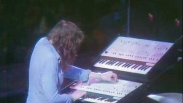 Deep Purple - (California Jam '74) Невероятно шоу на Ричи. Клипа е с пожара на сцената