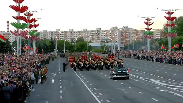 Жени в Руската армия -  Парад в Минске