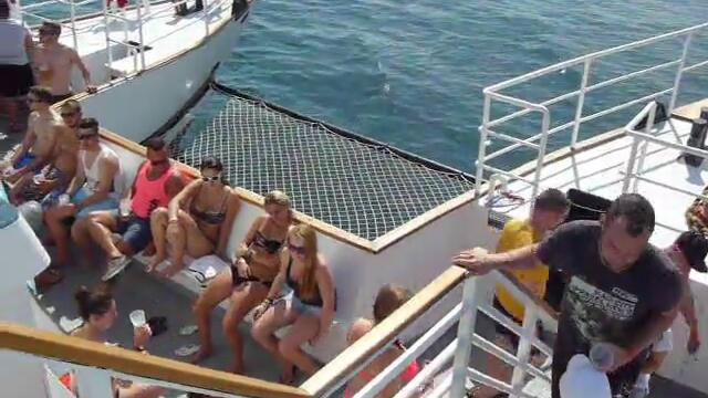 Морска разходка на корабче в Слънчев Бряг - Tahho! (Party Crew) в Черно море Супер готин купон