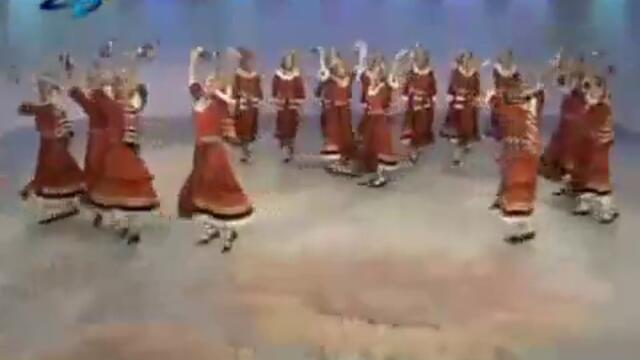 На Лазаровден! - Български Народен Танц на Лазарки - 2012 г.