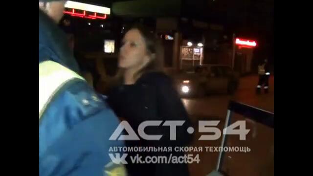 пияна рускиня побърква полицаи