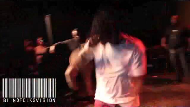 Flockaveli TV - Episode 3 (Waka Flocka Performs for a Packed Crowd in Mississippi)