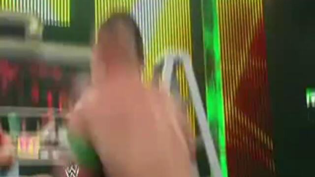 Money in The bank 2012 - John Cena прави куригиране на Kane върху The Miz