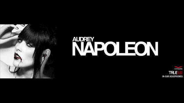 Audrey Napoleon - Foxy Boxy