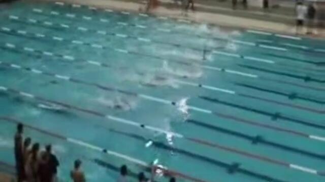 Човек преплува 50 м. без въздух