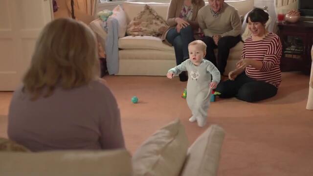 Бебето танцува Gangnam Style