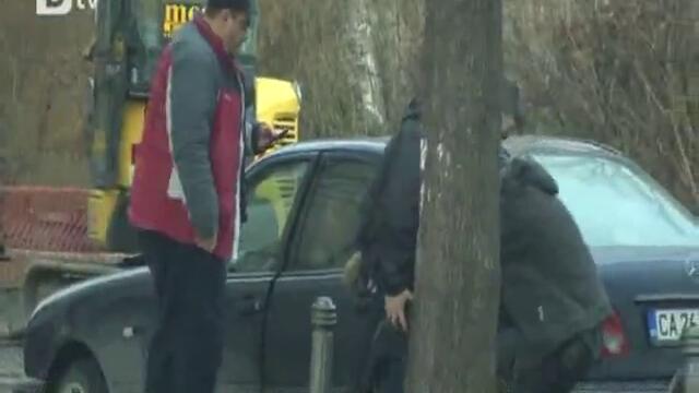 Вижте как стрелят по охраната на Златко Баретата в София 29.01.2013