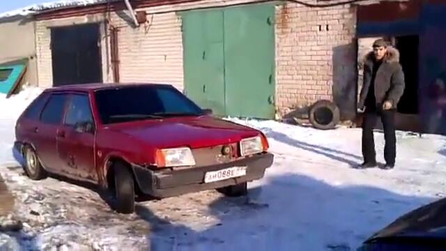 Разглобяване на Съветски автомобил за секунди