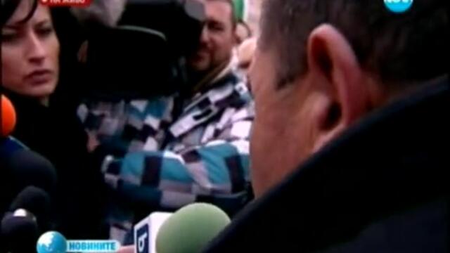 Бойко Борисов пред протестиращите Българи 21.02.13