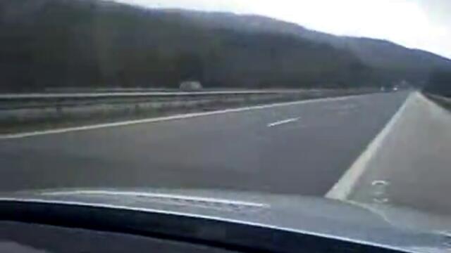 Жена кара в насрещното на магистрала Тракия