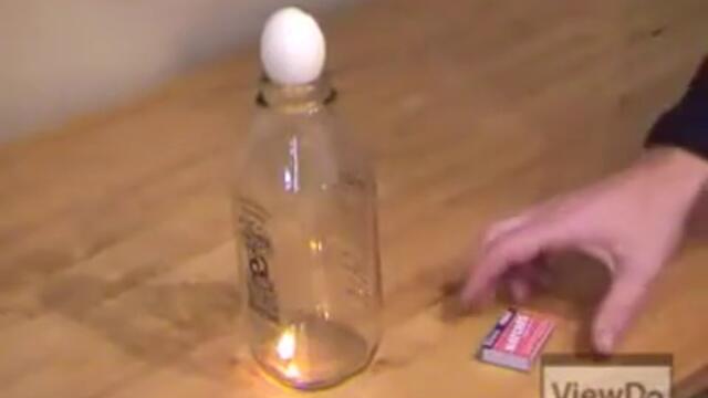 Как да вкараме Яйце в бутилка