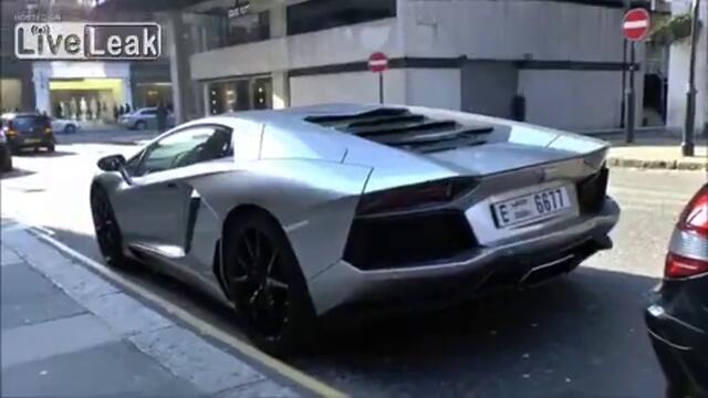 Арабски шейх по улиците на Лондон с Lamborghini Aventador