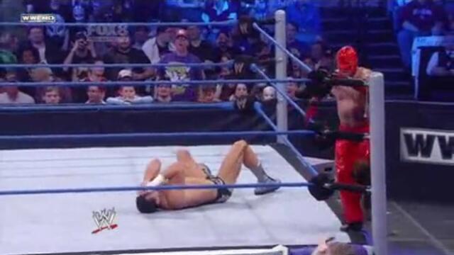 WWE - Рей Мистерио чупи носа на Коуди Роудс - Smackdown 21.01.2011
