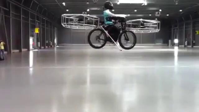 Невероятно ... летящо колело !!!