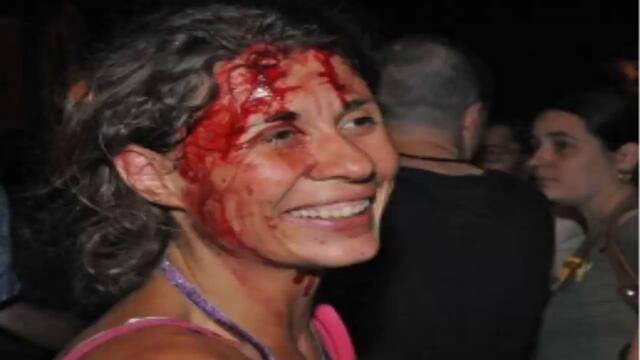 Скандал: Кръвта на протестите била кетчуп
