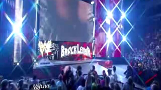 Brock Lesnar и Cm Punk се спукват от бой - Wwe Raw 5813 vs