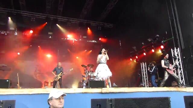 Within Temptation - In The Middle of The Night [Indian Summer Festival 2013]