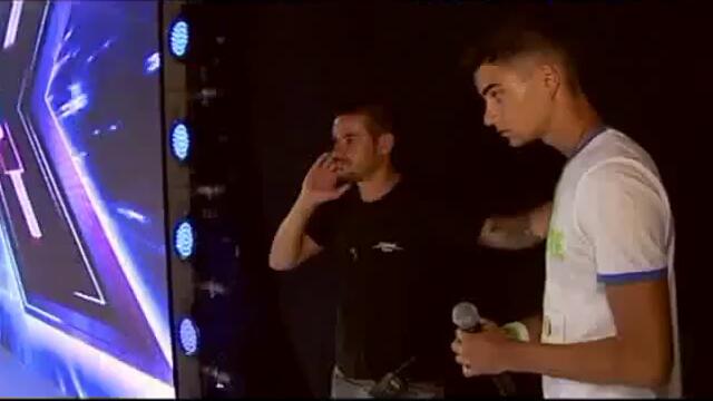 Атанас Колев с песента на Тайга и Уиз - Molly - X Factor 2013 Bulgaria