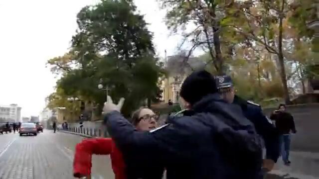 Полицейско насилие над граждани в София?