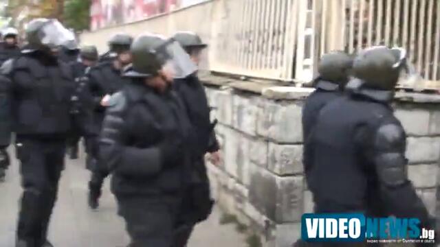 Студентите смениха Йовчев с полицай със значка