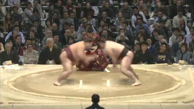 Котоошу със седма победа срещу великия Кисеносато  Нацу Башо 23.1.2014