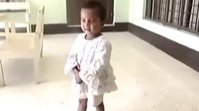 Смях . . Индийско бебе - звезда пее преди сън- India Got Talent 2014