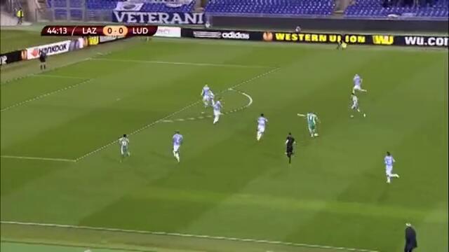 Голът на Роман Безяк срещу Лацио за 0:1