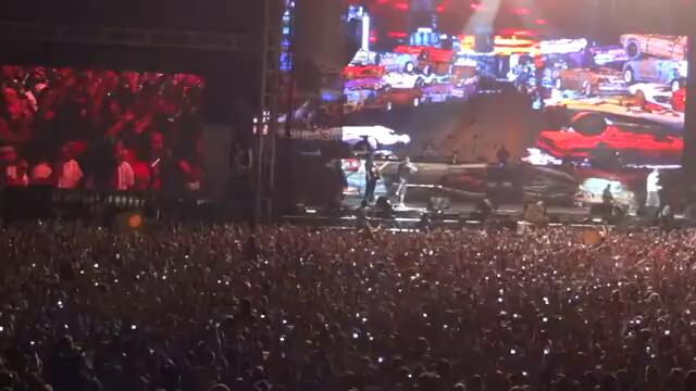 Eminem- No Love, So Bad {live Montreal Live 2011 July 29]