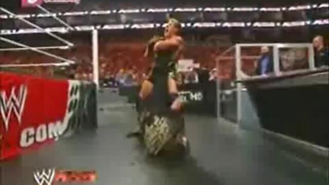 WWE Raw Джак Фуклюто премазва водещият на Първична сила 2011 ( Бг Аудио )