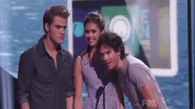 Nina &amp; Paul &amp; Ian Presents at the  Teen Choice Awards 2011