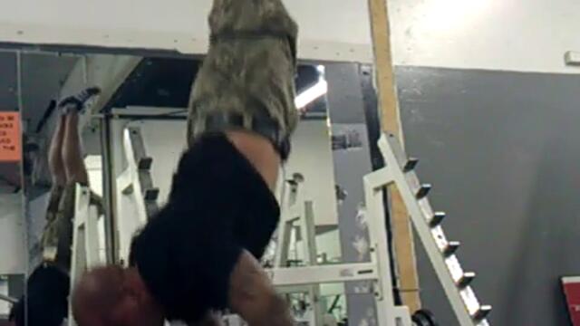 NIROC - Gym handstands + Front lever
