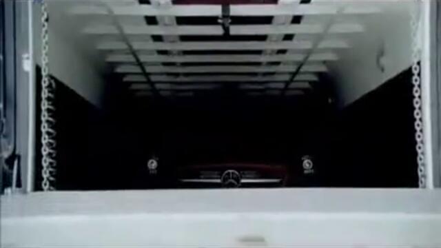 Убийствена реклама на Mercedes Benz SLS