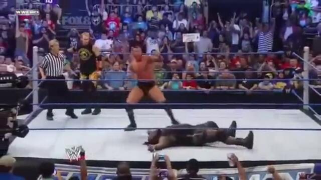 Randy Orton Goes Crazy after RKO on Mark Henry