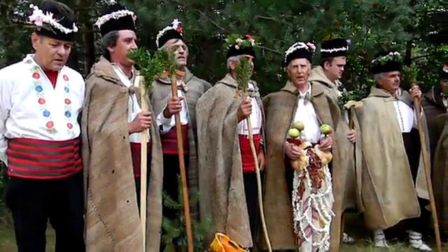 Български Народни Обичаи - Коледари!