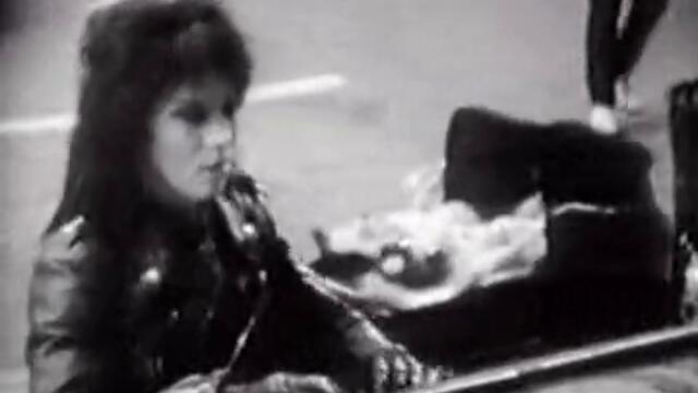 Joan Jett - I Love Rock N Roll