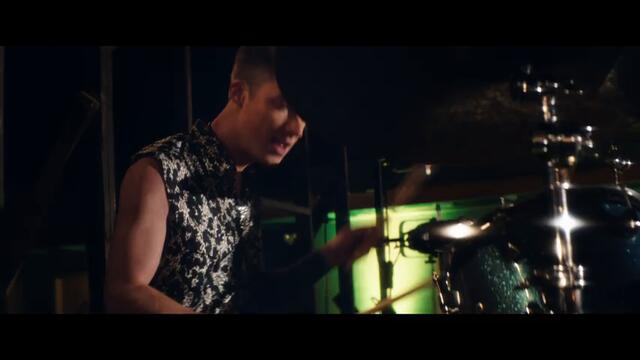 Jeremy Renner - Main Attraction