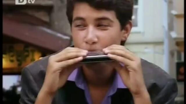 Тунч , Метин и Текин свирят , а Джанай пее (2/2)