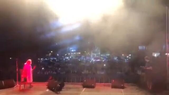 Lepa Brena Ja nemam drugi dom Live