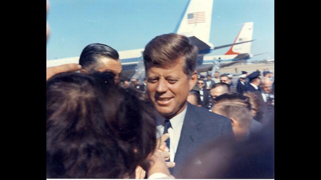 Илюминати, филм 3: Убити от Монархията (2007) - докум. филм на Крис Еверард