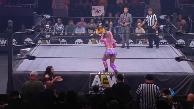 Шаза Макензи и Шаландра Роял срещу Лива Бейтс и Найла Роуз - Дарк мач (AEW: Дарк #6)