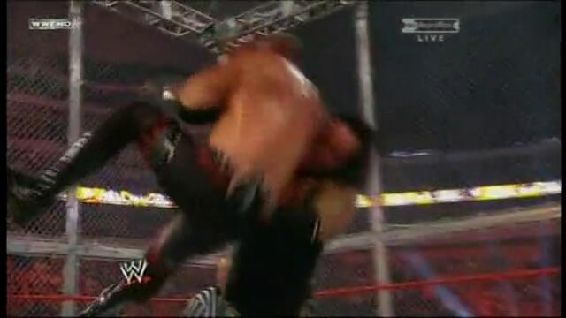 Paul Bearer прецаква The Undertaker Hell in a cell 2010