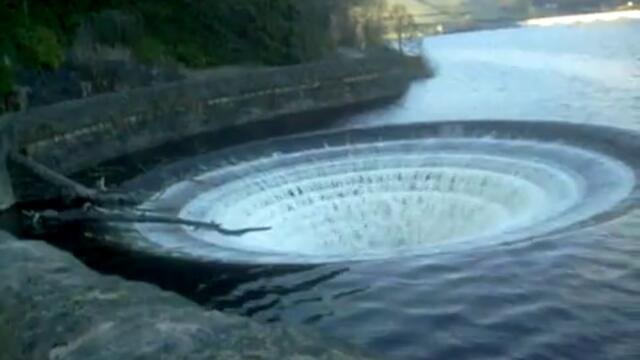 ladybower dam