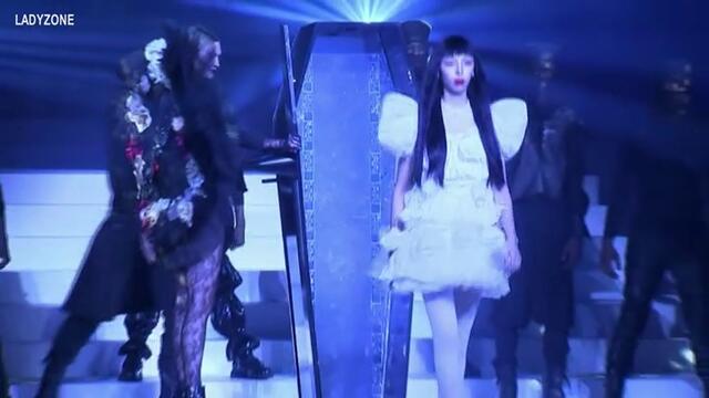 САТАНИЗМА В ЕЛИТА! Последното ревю на Готие шокира с ковчег, балони и сатенени корсети (ВИДЕО) - Ladyzone.bg-23.1.2020