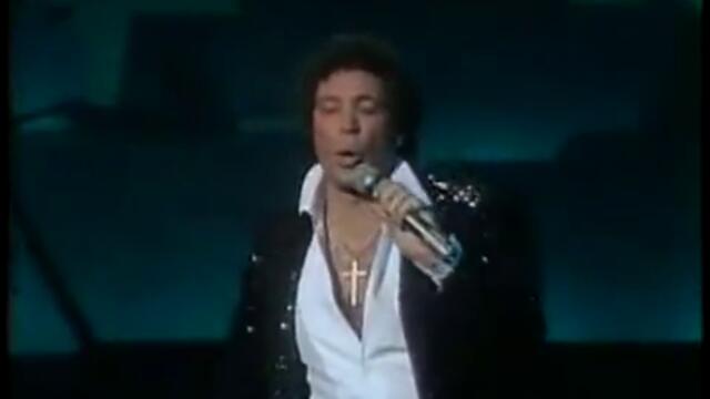 TOM JONES - I'M SO LONESOME I COULD CRY (LIVE)