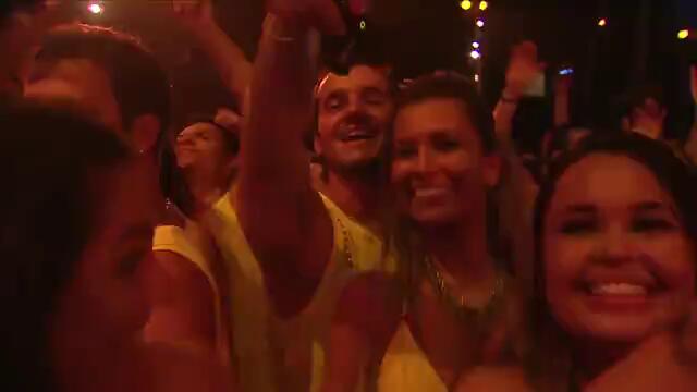 Pitbull - Shut It Down (VEVO LIVE! Carnival 2012  Salvador, Brazil)