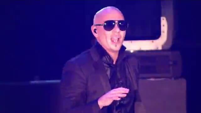 Pitbull - Rain Over Me (VEVO LIVE! Carnival 2012  Salvador, Brazil)