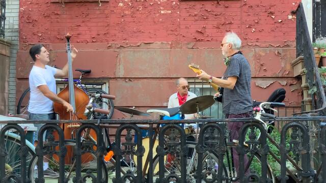 Bill Frisell, Tony Scherr & Kenny Wollesen - Rambler