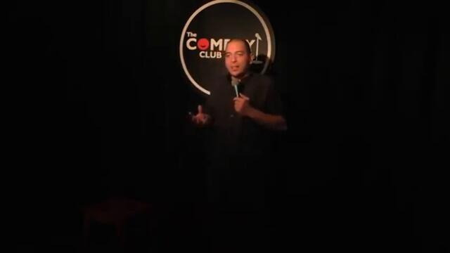 Nikolaos Tsitiridis Kucheta ot Priut Stand up Comedy Bulgaria