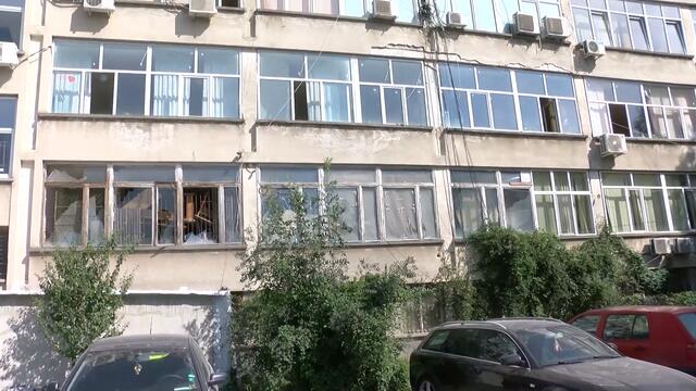 Професионални гимназии в рушащи се сгради