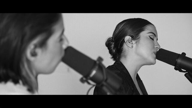 Clara x Sofia - Em Par (Live) | Vevo DSCVR At Home